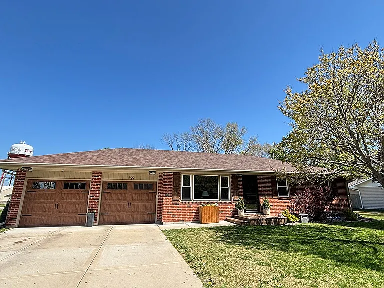 400 S Apollo St, Silver Lake, KS 66539