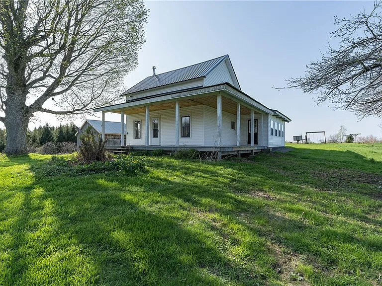 3323 County Rte #95, Lorraine, NY 13659